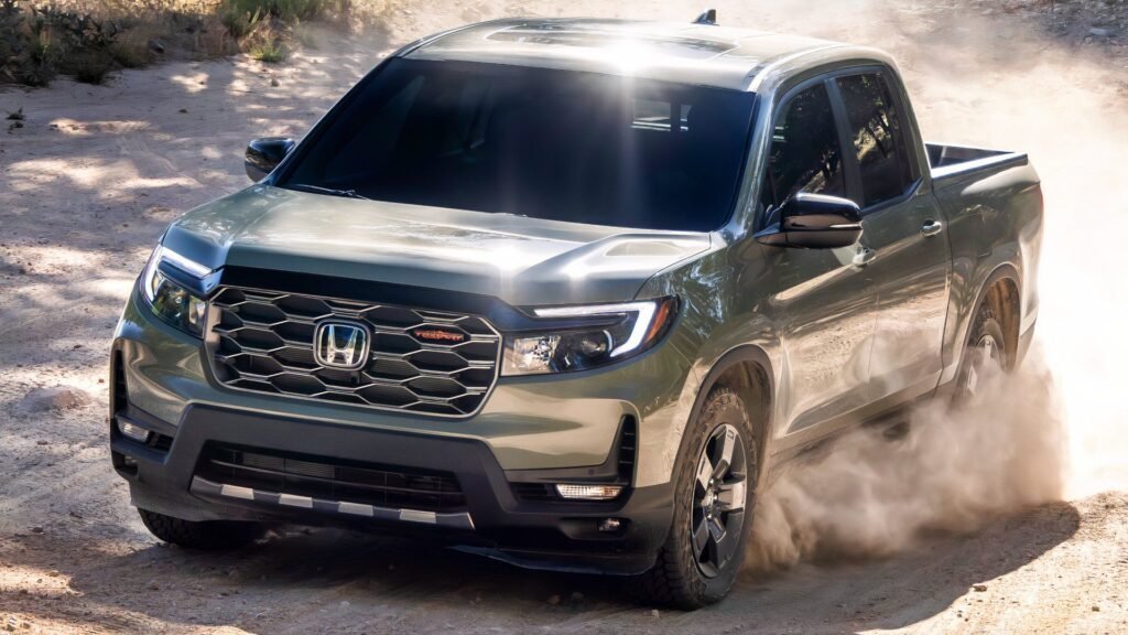 Forget The Toyota Tacoma, This Japanese Pickup Truck Is A Better Daily Driver