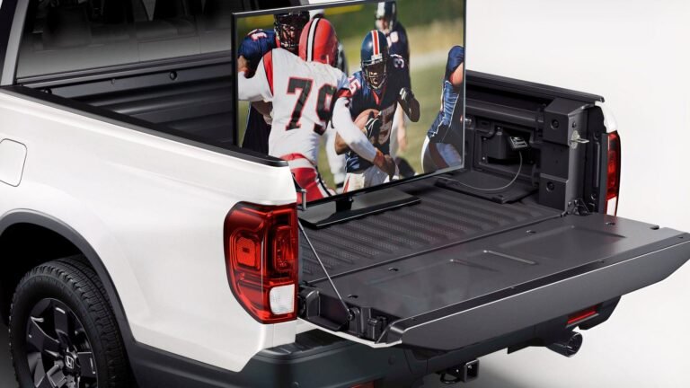 The Most American Pickup Truck Right Now Combines Japanese Reliability With 'Fake' Truck Bones