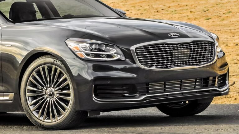 Why A Pre-Loved Kia K900 Crushes A Used Mercedes S-Class Of The Same Vintage