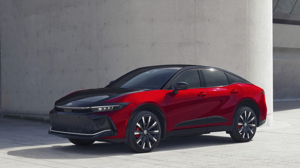 Toyota Fixed The Crown's Two-Tone Paint You Thought Was Ugly