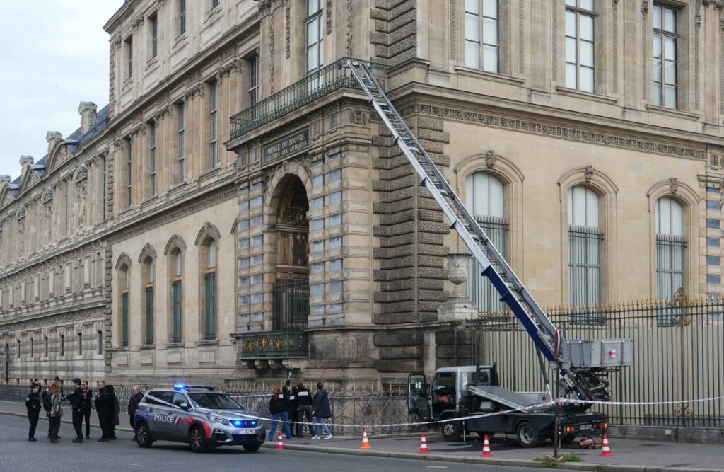 Suspects Shed Light on "Mastermind" Behind Louvre Heist
