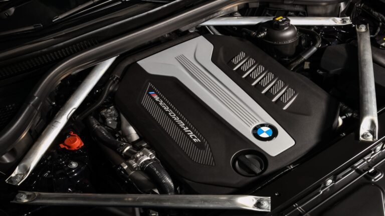 Only One Automaker Was Brave Enough To Build This Quad-Turbocharged Engine, And It's Not Bugatti