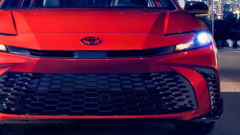 This Naturally Aspirated Toyota 2.5 Hybrid Is The Anti-Turbo Engine America Needed
