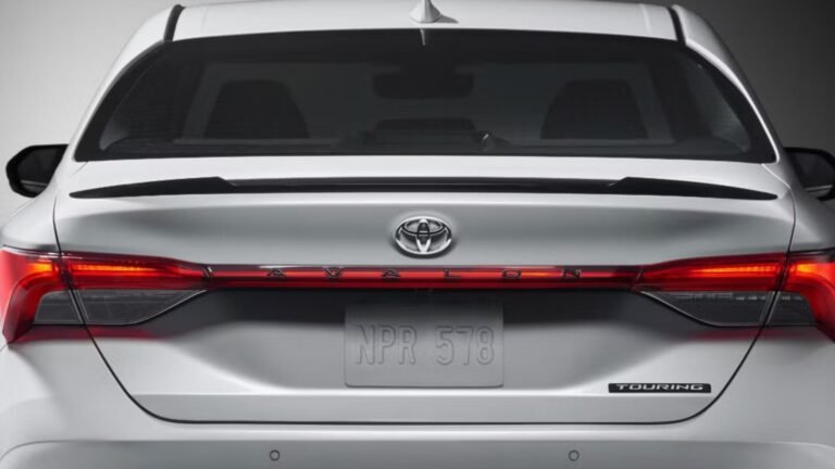 Toyota Avalon: The Luxury V6 Sedan That Isn't A Lexus Is A Bargain Right Now