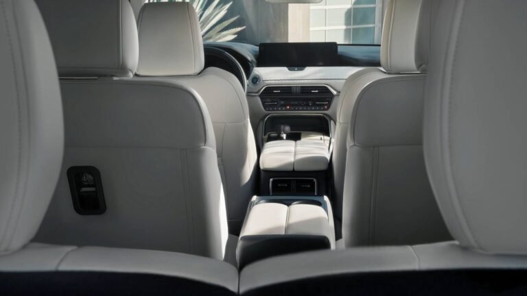 Two Of The Five Bestselling Three-Row SUVs Have Third Rows Adults Can't Actually Use