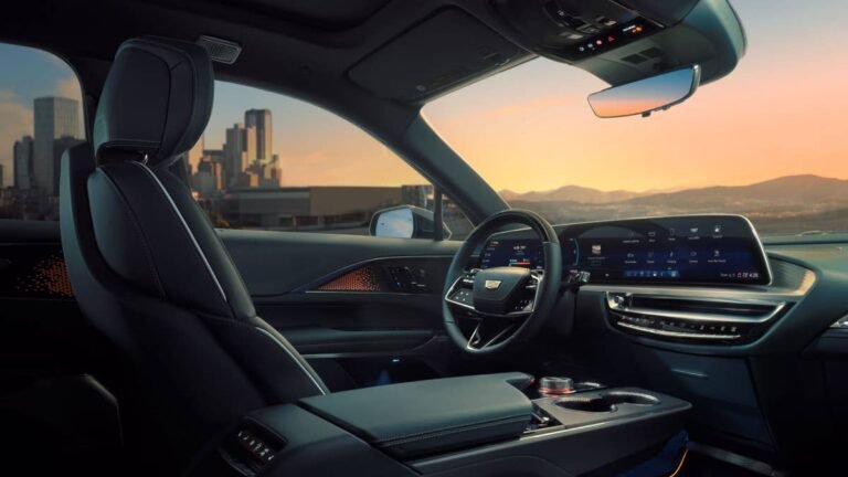 GM’s Apple CarPlay Gamble May Be Starting To Crack