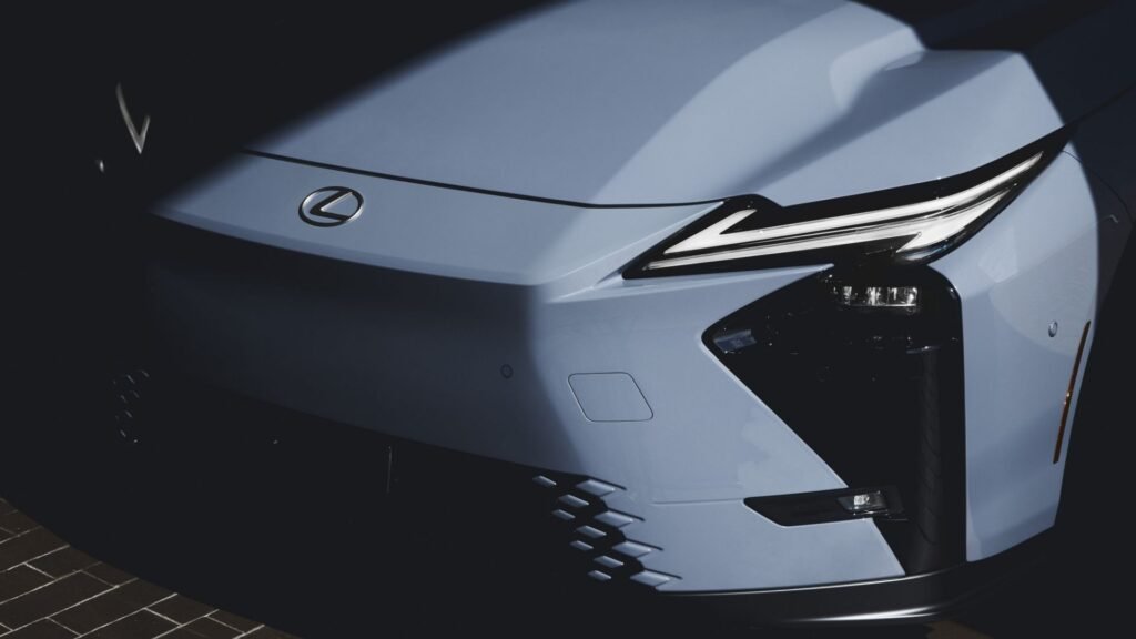 Lexus ES vs BMW 3 Series: The $500 Difference That Makes More Sense Than You Think