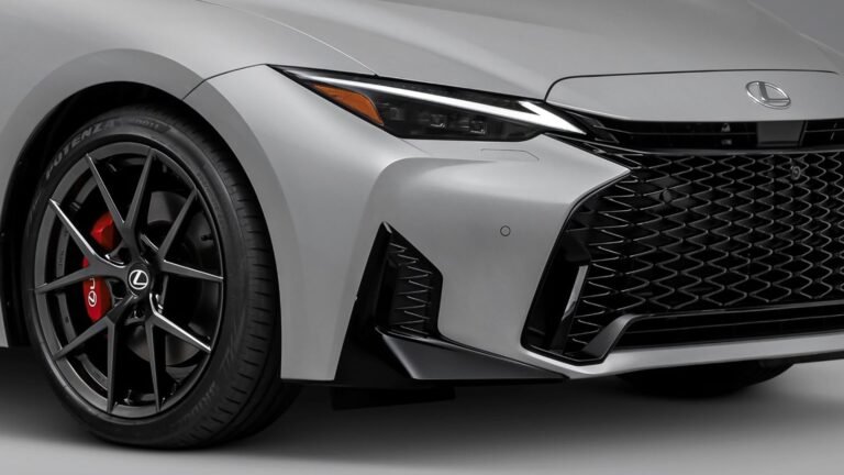 Lexus' Oldest Sedan On Sale Is Staging A Major Comeback