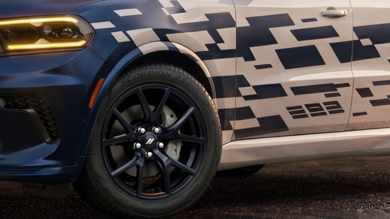 Here's How Dodge Keeps The Ancient Durango SUV Fresh And Exciting