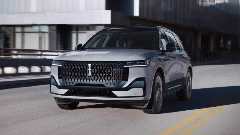Lincoln Just Gave Its Best-Selling SUV a Makeover for 2027