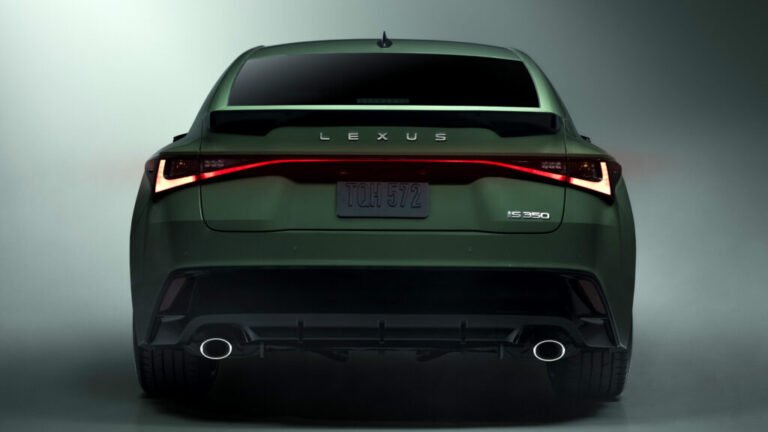 Lexus Still Sells A Naturally Aspirated V6 Sports Sedan, And Only 350 Get This Green One