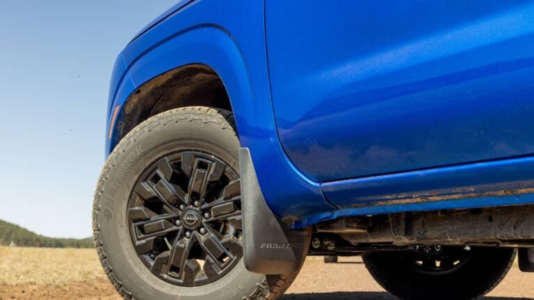 Mitsubishi Is Bringing a Pickup Back to America With Nissan's Help