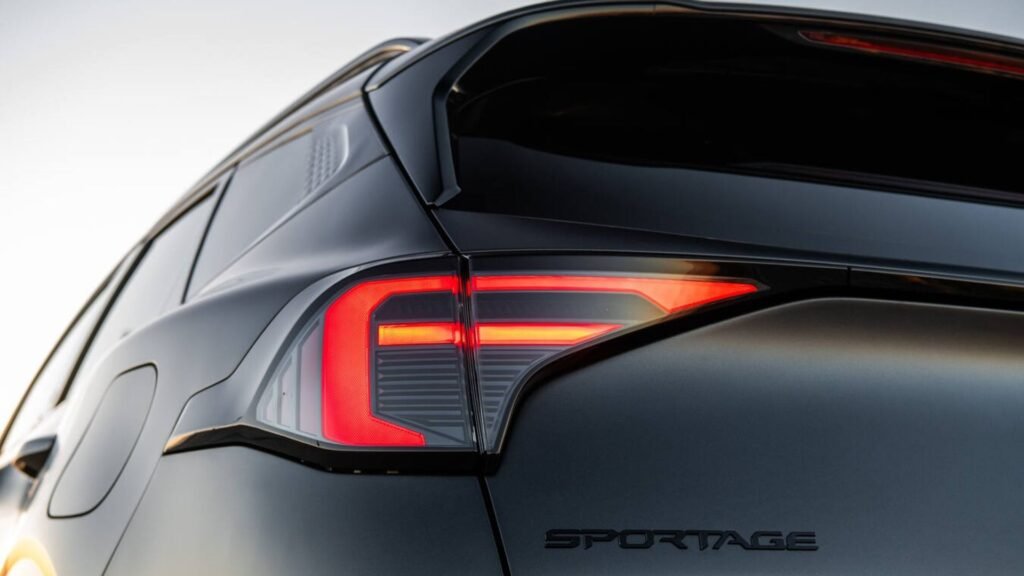 Kia Sportage vs Hyundai Tucson: The $660 Difference That Comes With Gas Mileage Benefits