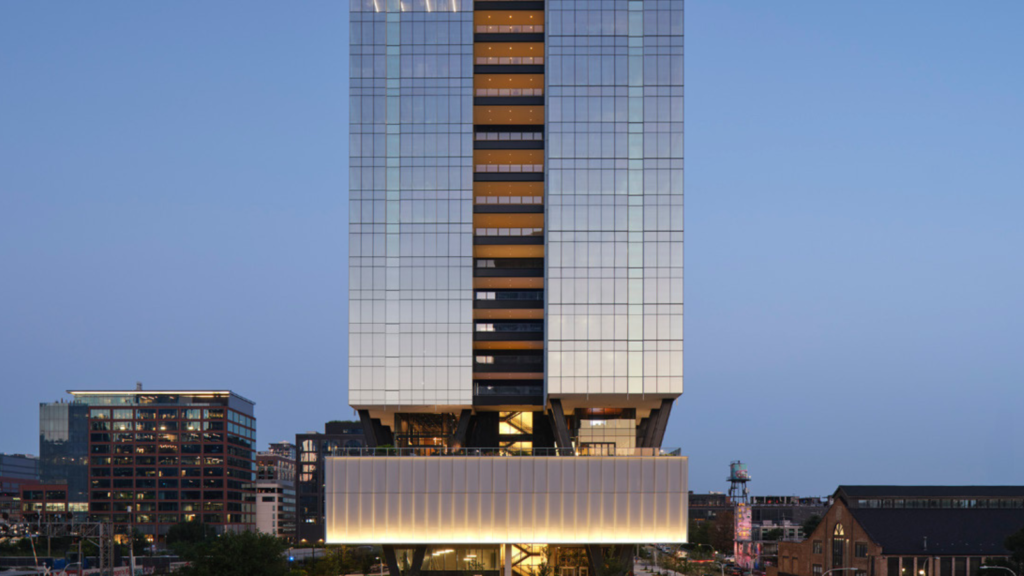 JLL Arranges $213M Refinancing of Fulton Market Office Tower for Sterling Bay