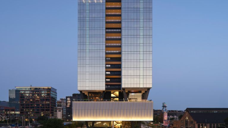 JLL Arranges $213M Refinancing of Fulton Market Office Tower for Sterling Bay