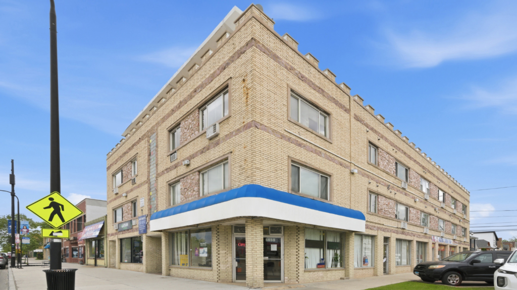 Marcus & Millichap Arranges Sale of Chicago Mixed-Use Property