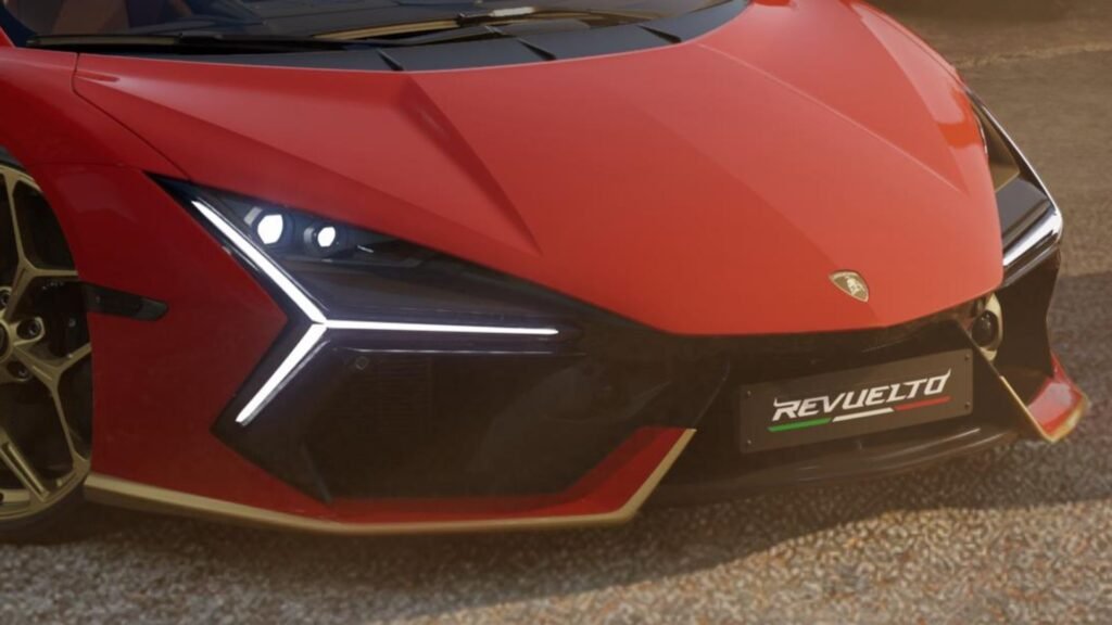 Lamborghini Pays Tribute To A Legendary Supercar With A Special Revuelto