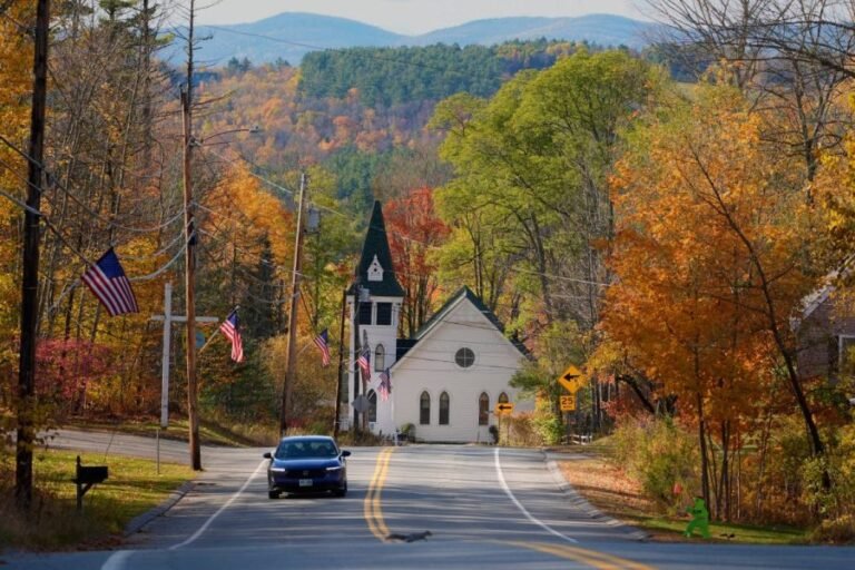 NOAA, almanacs release fall weather predictions: What could it be like near you?
