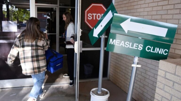 2 people die from measles in Pennsylvania 