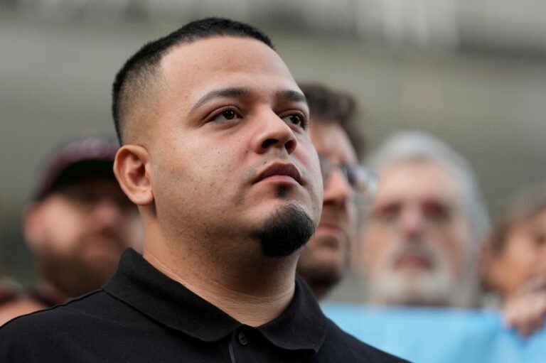 DOJ asks court to reinstate Abrego Garcia charges