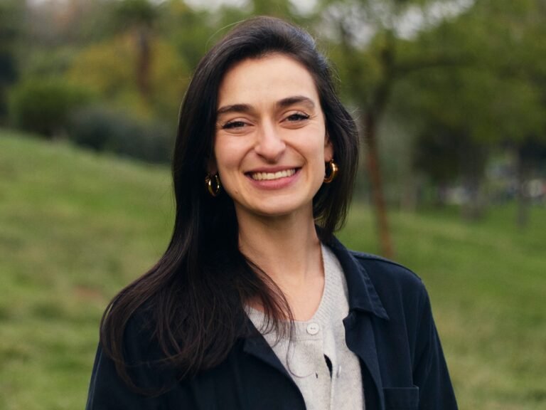 Read the cold LinkedIn outreach that led Fishwife's CEO to hire a candidate