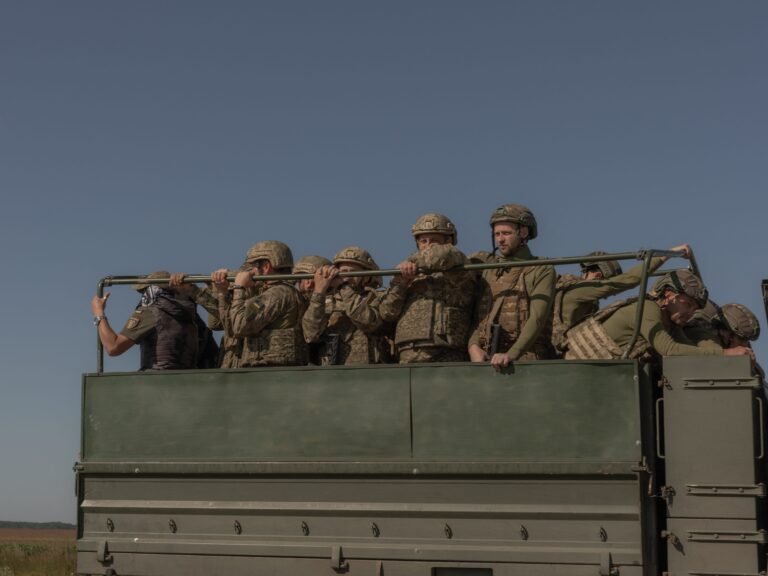 Ukraine hopes to coax back thousands of AWOL troops with their choice of commander and deployment area