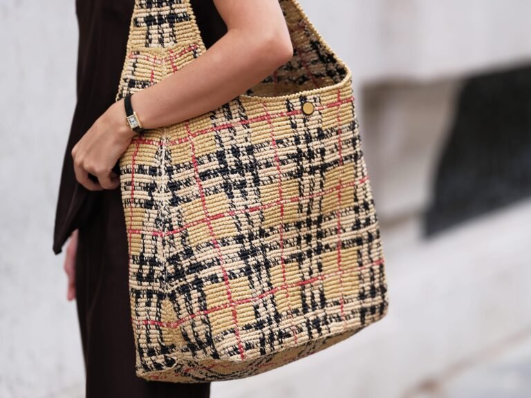 Cool girls are carrying giant, slouchy bags for fall. These are some of the best options.