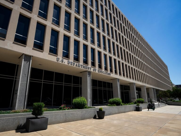 Student-loan borrowers are facing payment errors and customer service delays. A new federal report offers a solution.