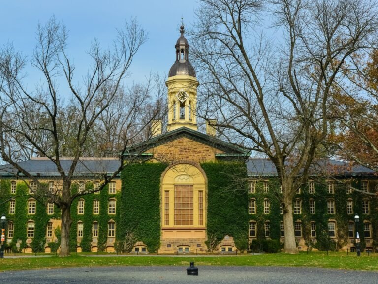 25 colleges where students study the most hours a week