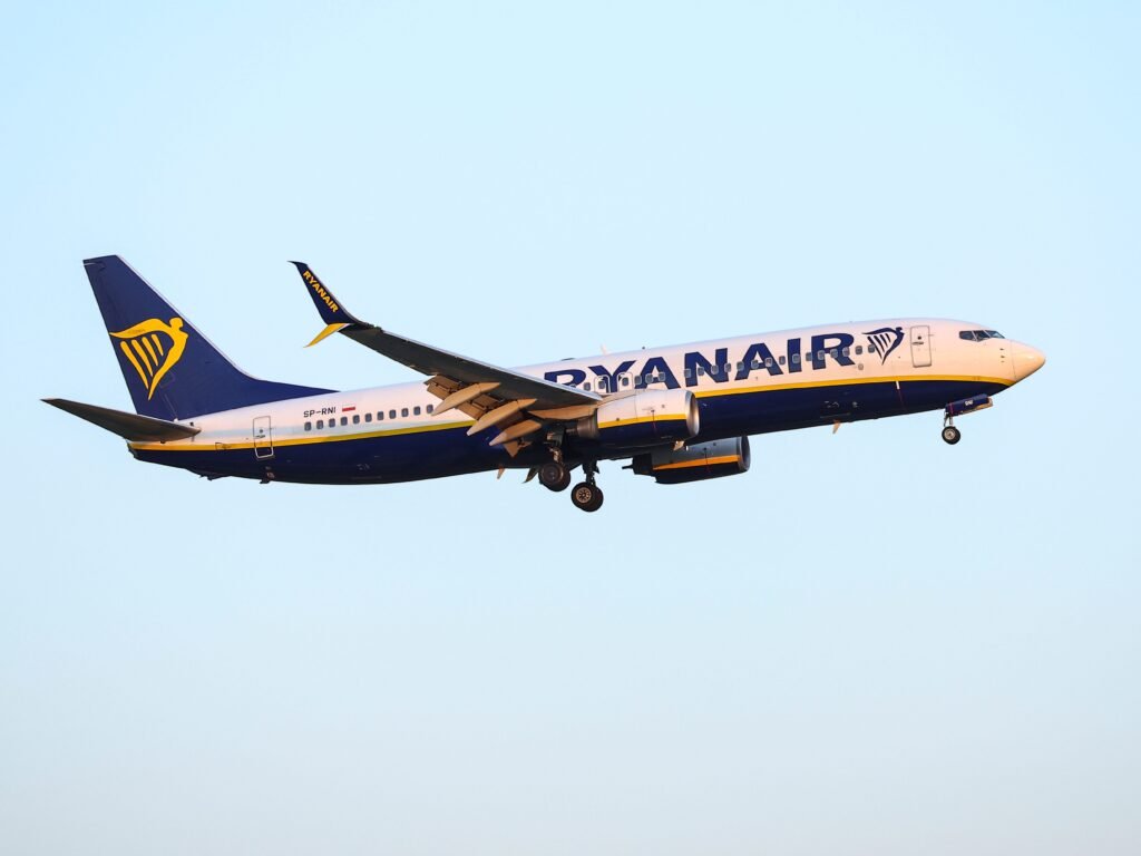 An airline passenger almost got sucked out of the plane. A new report shows how it happened.