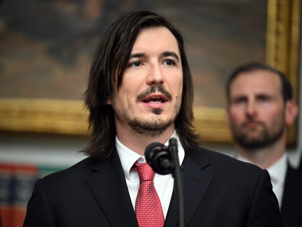 Trump Accounts will offer primarily S&P 500 ETFs to keep investing simple, Robinhood CEO says