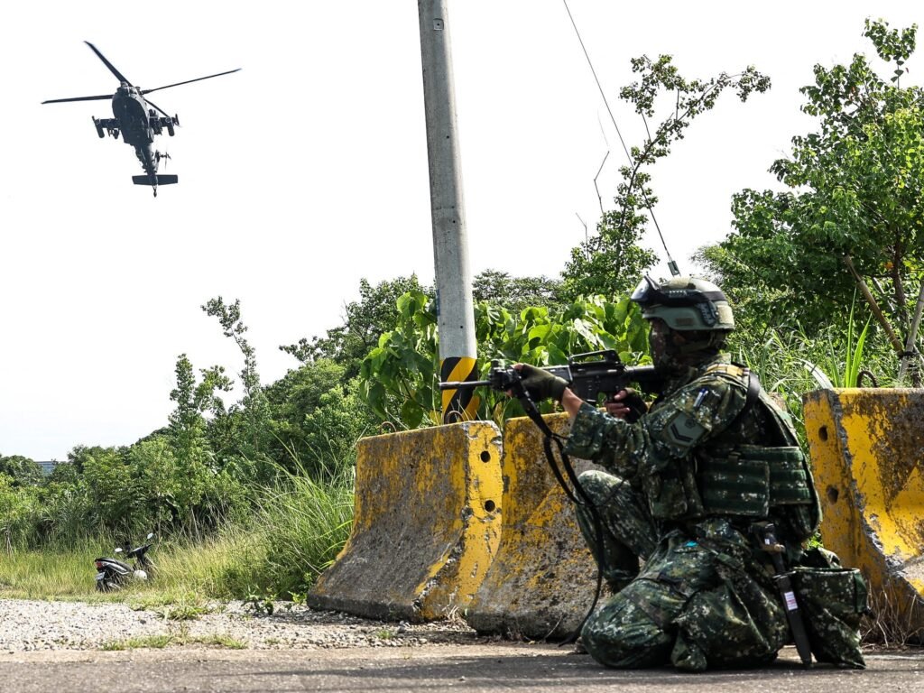 An Apache and Black Hawk drill in Taiwan shows how Ukraine’s drones are changing helicopter warfare