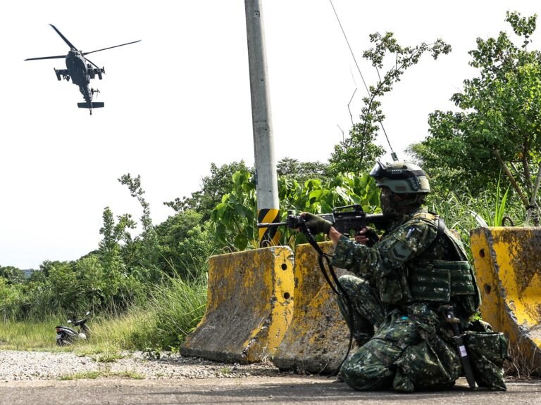 An Apache and Black Hawk drill in Taiwan shows how Ukraine’s drones are changing helicopter warfare