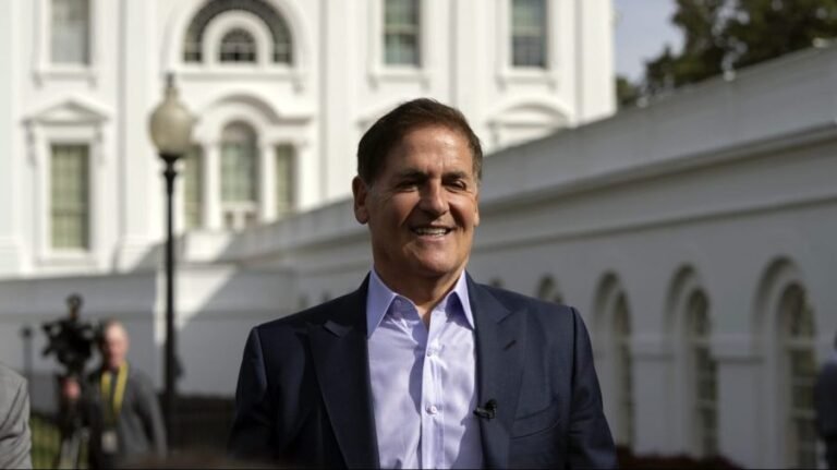 Live updates: Talarico talks healthcare with ally Mark Cuban, campaigning Democrats divided over Harris endorsements