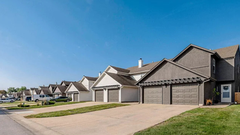 29th Street Capital Acquires 161-Unit Townhomes in Kansas