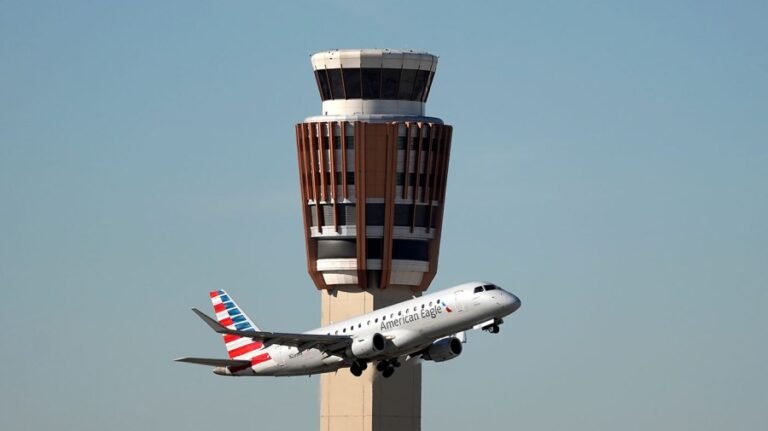 Air traffic controllers head says hiring gamers will help