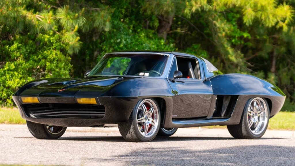 This Mid-Engine Split-Window ’63 Corvette C2 Is Guaranteed To Split Opinion