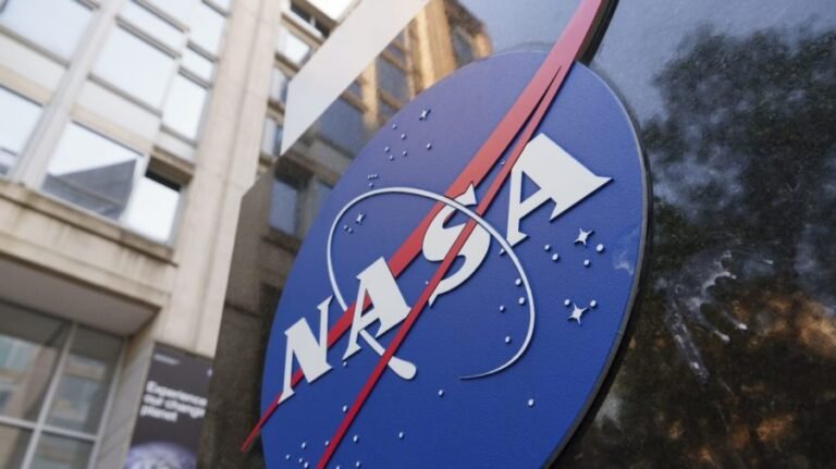 NASA Astronaut Mike Fincke retires, logging 549 days in space