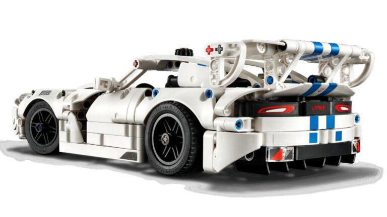 This $64.99 Lego Dodge Viper Has Moving V10 Pistons