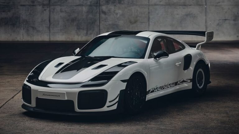 New Porsche 911 Flachbau RS - pictures