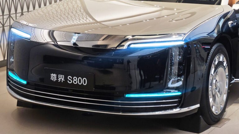 China Is Banning The Turquoise Self-Driving Lights That Were Never Actually Legal