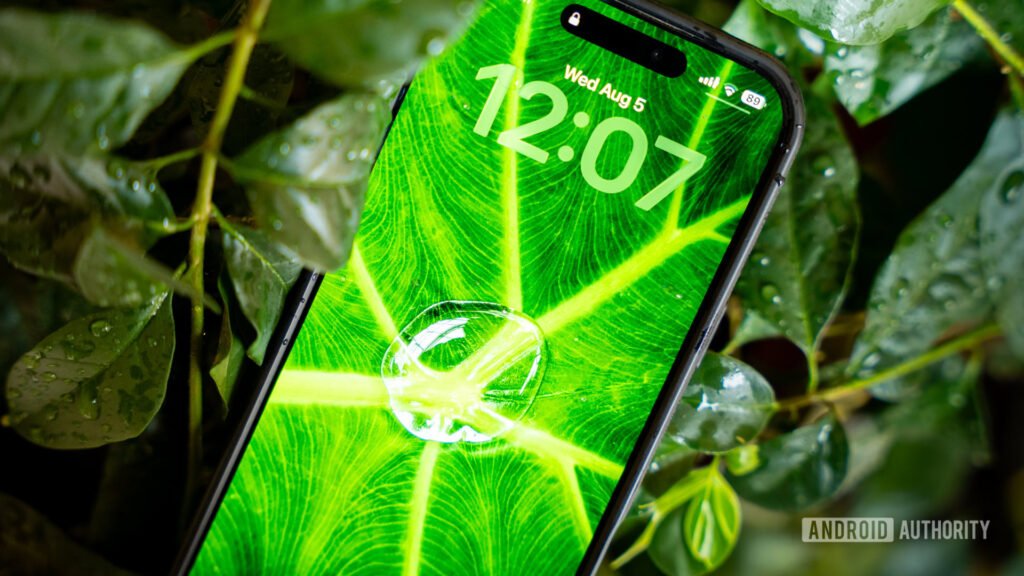 Wallpaper Wednesday: More great phone wallpapers for all to share (August 5)