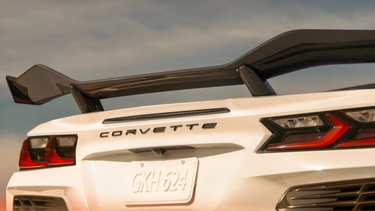 There Are Only 2 Naturally Aspirated V8 Performance Cars Left On Sale In The USA