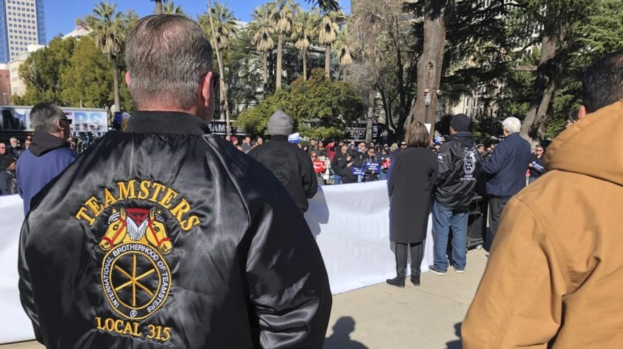 Teamsters suing over California self-driving truck rules