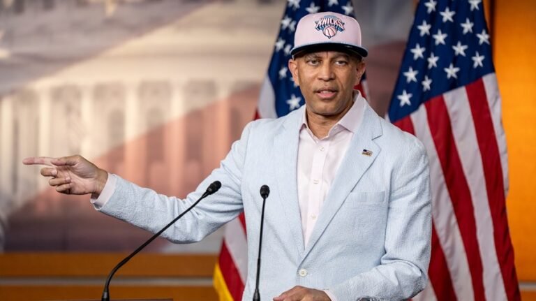 Jeffries responds to Kushner meeting backlash: 'No one from the Trump Cartel is getting a pass'