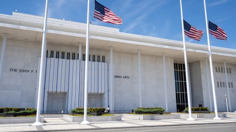 Beatty on Trump admin threats to demolish Kennedy Center: 'Who’s going to stop them?'