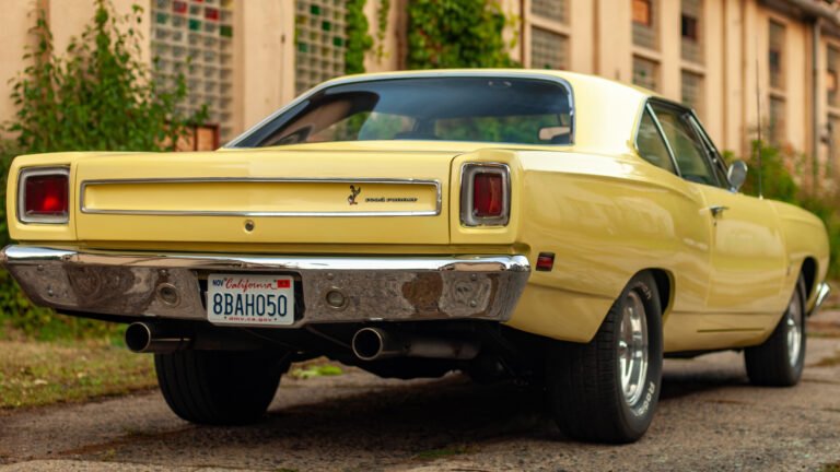 These 5 Modern Cars Have Retro Designs Inspired By '70s Icons