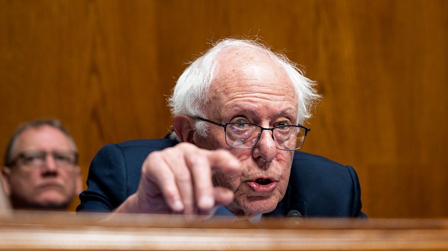 Sanders warns Democrats: Any effort to fast-track Social Security changes would party