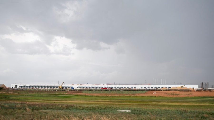 Trump questions Texas data center move in surging political battle 