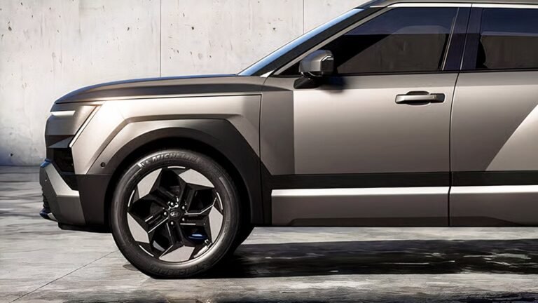 Hyundai Is Giving Tucson Hybrid The Ammo It Needs To Fight The RAV4